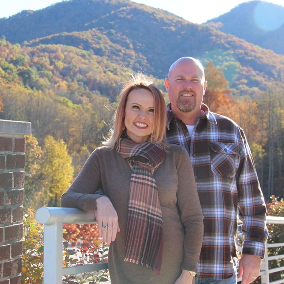 Meet your Posher, Jennifer - Picture 2 of 2